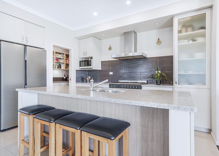  at 6 Highview Court, Flagstaff, Hamilton