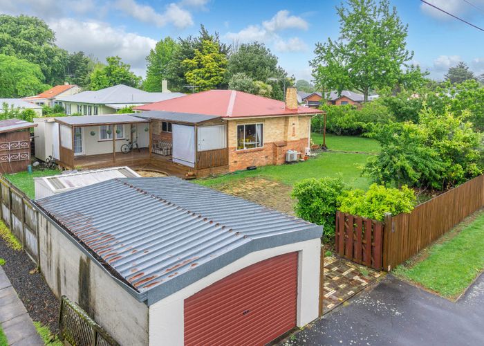  at 94 Galloway Street, Hamilton East, Hamilton