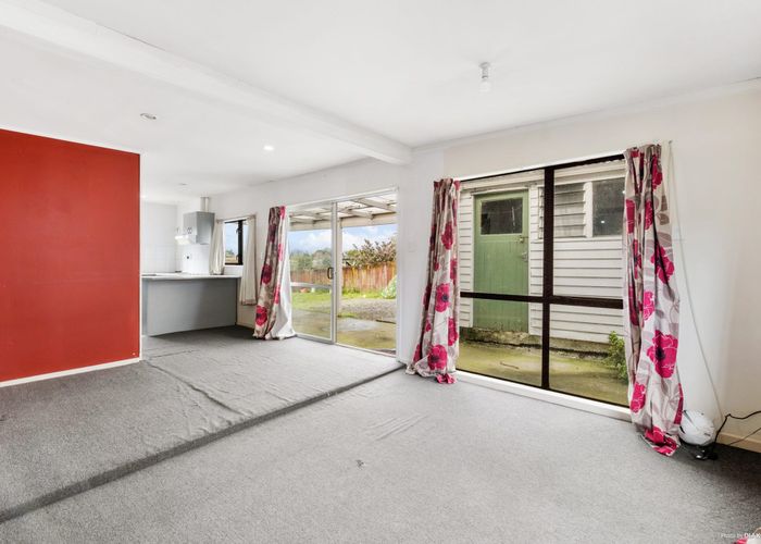  at 9A Glen Road, Ranui, Auckland