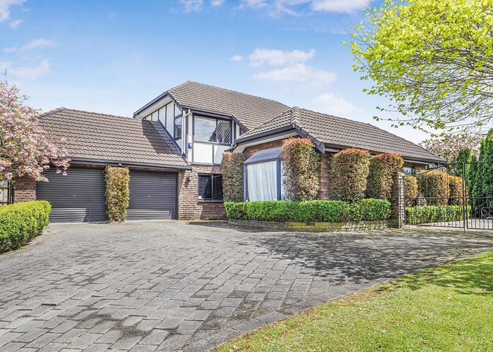  at 25 Harrowfield Drive, Harrowfield, Hamilton