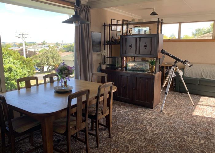  at 2 Athol Place, Balclutha