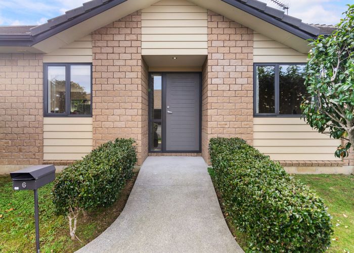  at 6 Royalle Mews, Botany Downs, Manukau City, Auckland