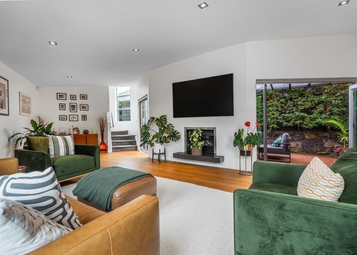  at 1/32 Peary Road , Mount Eden, Auckland City, Auckland