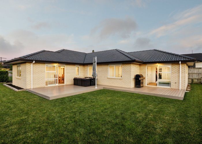  at 4 Rose Berry Crescent, Flagstaff, Hamilton
