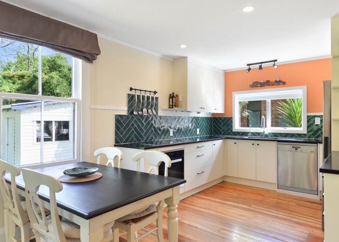  at 30 Bettina Road, Fairfield, Hamilton