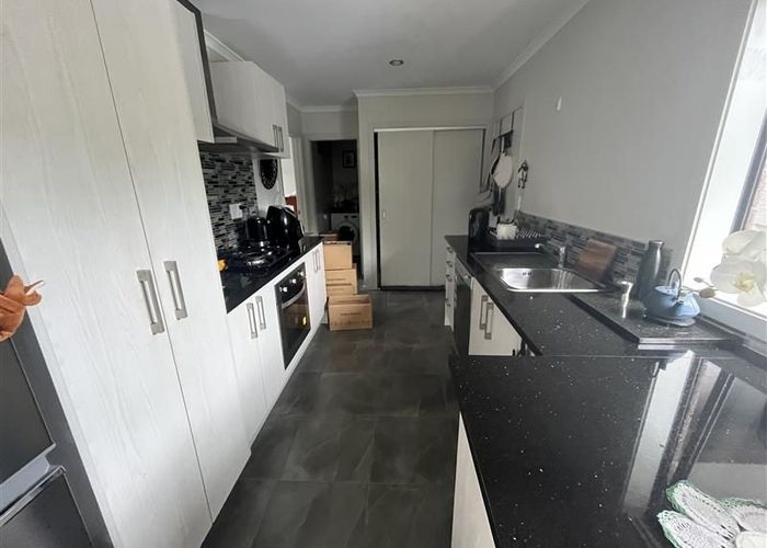  at 6 Swan Lane, Huntington, Hamilton