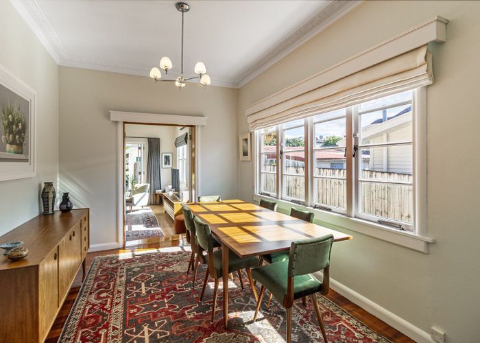  at 40 Te Kawa Road, Greenlane, Auckland