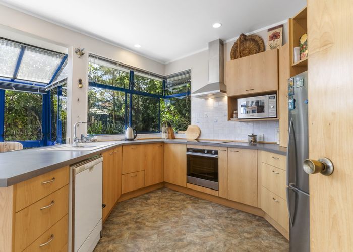  at 40 Mccahill Views, Botany Downs, Auckland