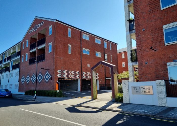  at 204/1A Soljak Place, Mount Albert, Auckland City, Auckland