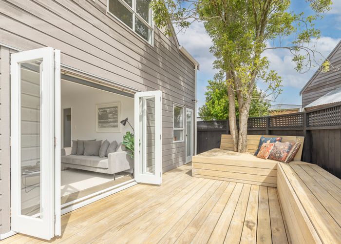  at 2/5 Kamahi Street, Mount Eden, Auckland
