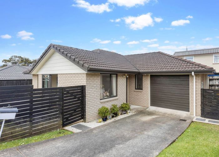  at 21 Anna Lane, Glen Eden, Auckland