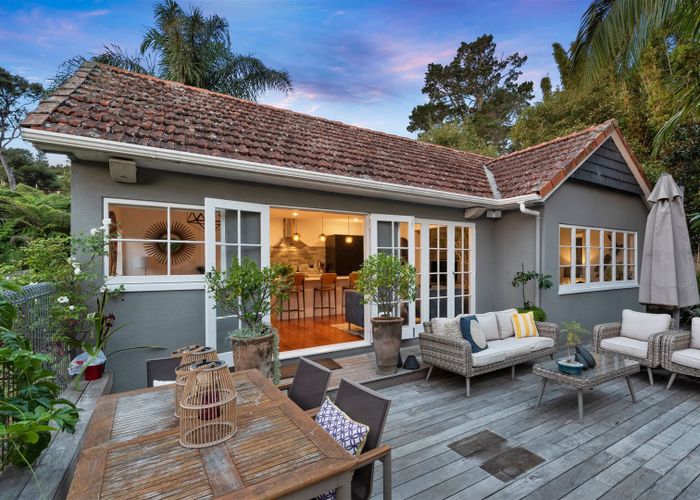  at 24 Chatham Avenue, Paremoremo, Auckland