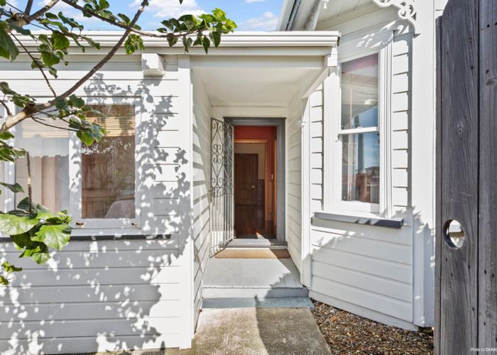 at 1/72 Onewa Road, Northcote Point, Auckland