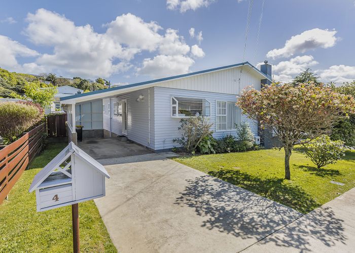  at 4 Pembroke Street, Tawa, Wellington