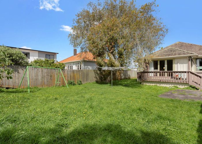  at 19 Parkinson Avenue, Mount Roskill, Auckland City, Auckland