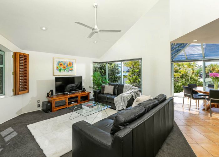  at 2/2 Jutland Street, Mairangi Bay, Auckland