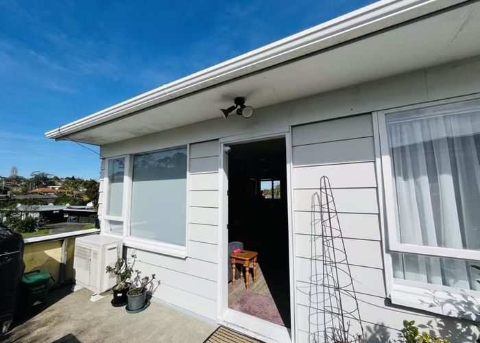  at 1/35 Richards Avenue, Forrest Hill, North Shore City, Auckland