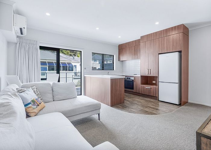  at 2/18 Hunter Street, Hamilton Lake, Hamilton, Waikato