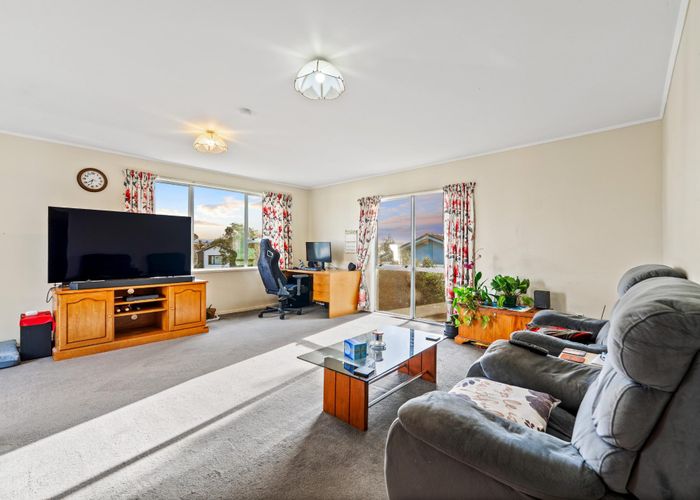  at 18 Peterhouse Place, West Harbour, Waitakere City, Auckland