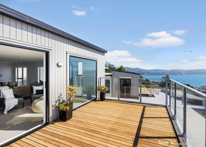  at 2/25 Thane Road, Roseneath, Wellington
