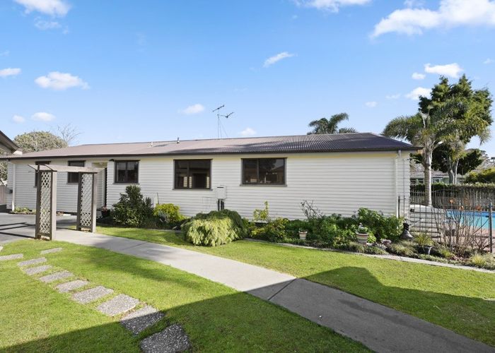  at 12 Lydiard Place, Chartwell, Hamilton, Waikato