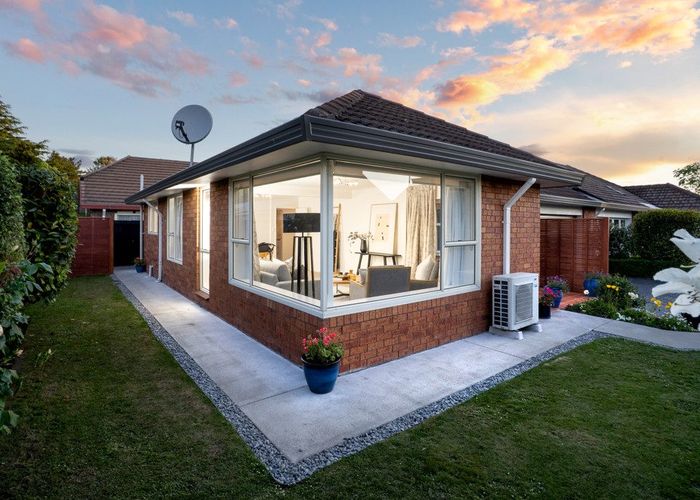  at 2/3 Cottesmore Close, Burnside, Christchurch City, Canterbury