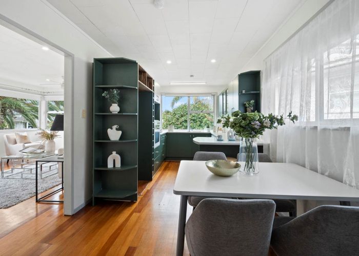  at 32 Normanton Street, Glenfield, North Shore City, Auckland