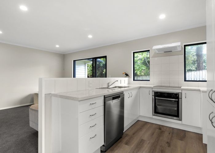  at 99A Kemp Rd, Massey, Waitakere City, Auckland