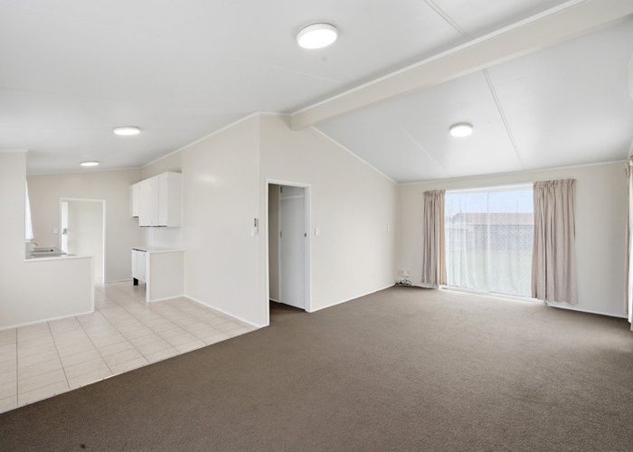  at 6 Comet Crescent, Mangere, Manukau City, Auckland