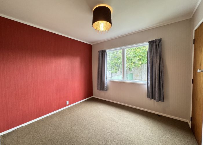  at 37 Takapu Street, Henderson, Waitakere City, Auckland