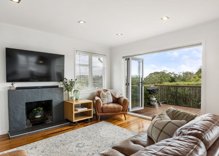  at 37 Onewa Road, Northcote, North Shore City, Auckland
