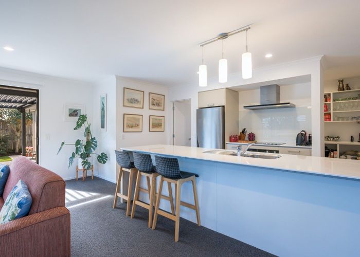  at 9 Langdale Drive, Richmond