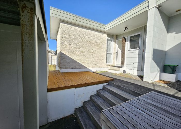  at 2/91 Diana Drive, Glenfield, Auckland