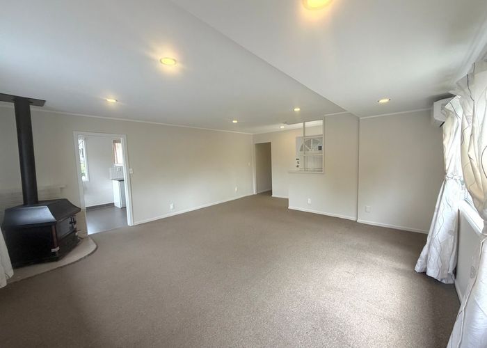  at 39 Onedin Place, Titirangi, Waitakere City, Auckland