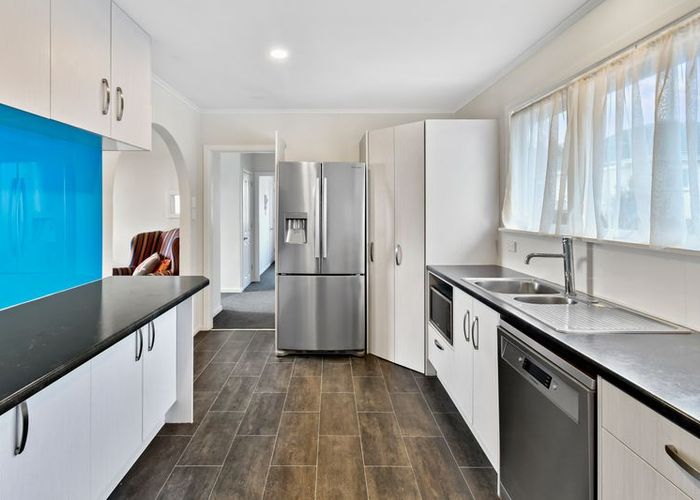  at 2/41 Clark Road, Pahurehure, Papakura