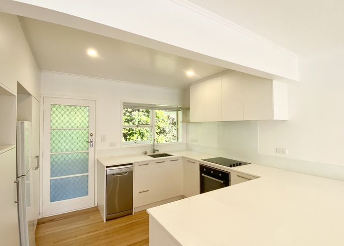  at 3/405 Beach Road, Mairangi Bay, North Shore City, Auckland