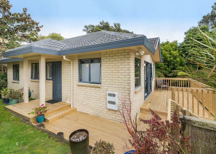  at 11A Canary Place, Unsworth Heights, North Shore City, Auckland