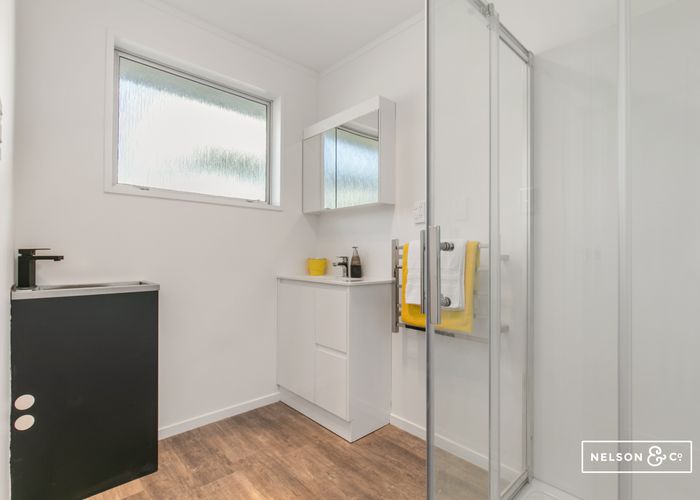  at 2/42 Kenderdine Road, Papatoetoe, Auckland