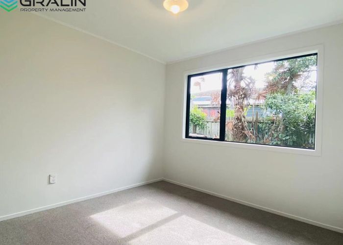  at 32 Kelman Road, Kelston, Auckland