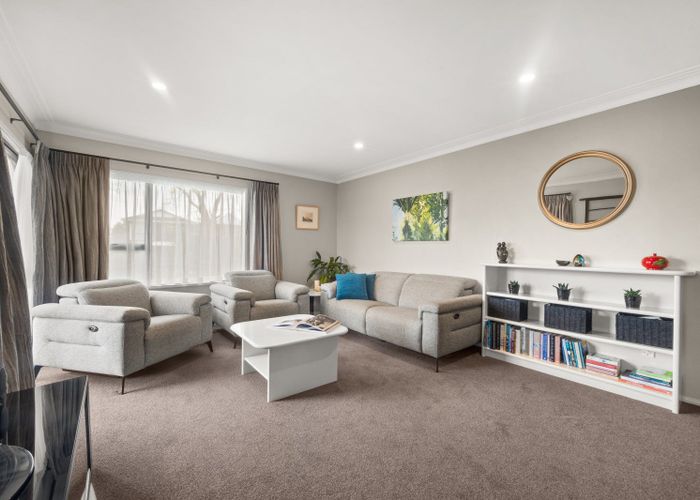  at 17 Sheralee Place, Bucklands Beach, Auckland
