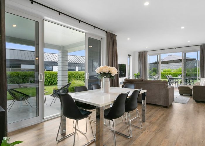  at 20 Alan Livingston Drive, Cambridge, Cambridge