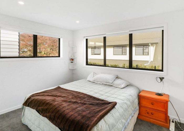  at 26 Whakahui Lane, Mangere Bridge, Manukau City, Auckland