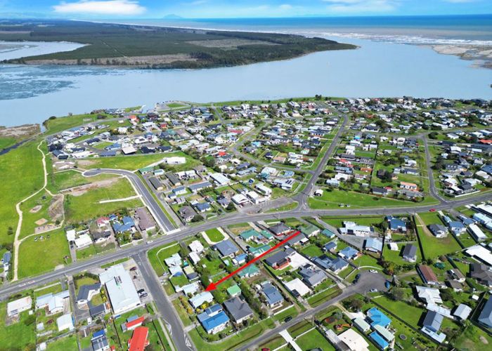  at 4 Queen Street, Foxton Beach, Foxton