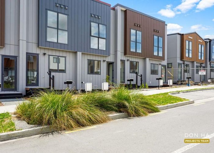  at 131/174 Salvia Lane, Totara Park, Manukau City, Auckland