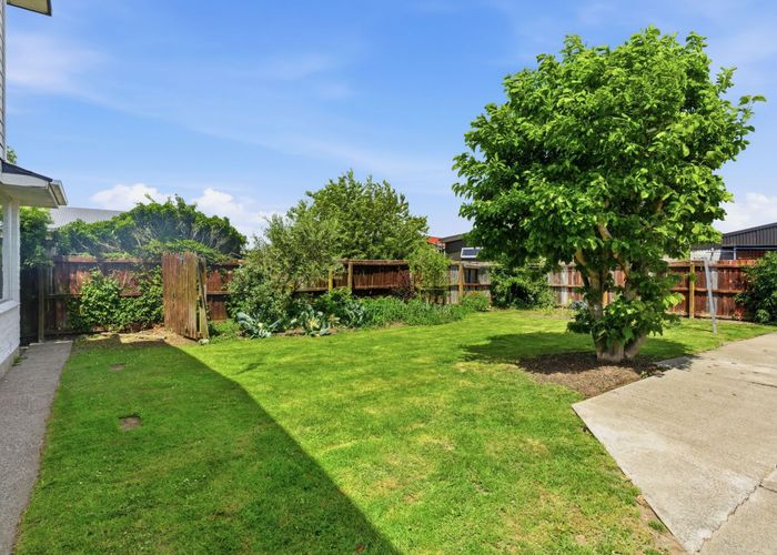  at 15 Wychwood Crescent, Bishopdale, Christchurch City, Canterbury