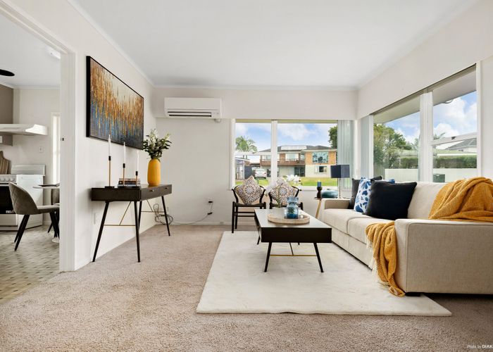  at 2/2 Dowling Place, Pakuranga, Auckland