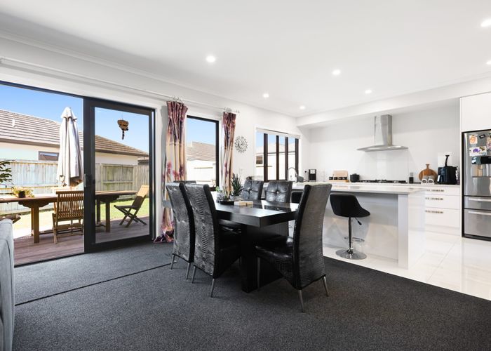  at 5 Cordelia Court, Flagstaff, Hamilton