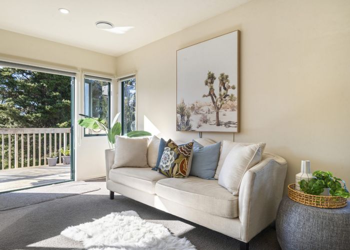  at 2/60 Arran Road, Browns Bay, Auckland