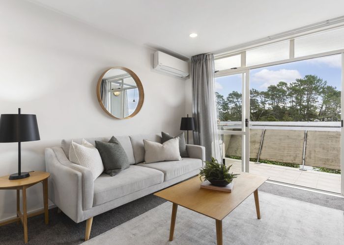  at 8A/20 Ian Marwick Place, Birkenhead, Auckland