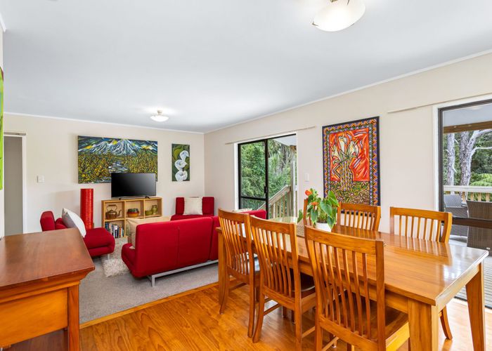  at 32 Napuka Road, Henderson Valley, Auckland